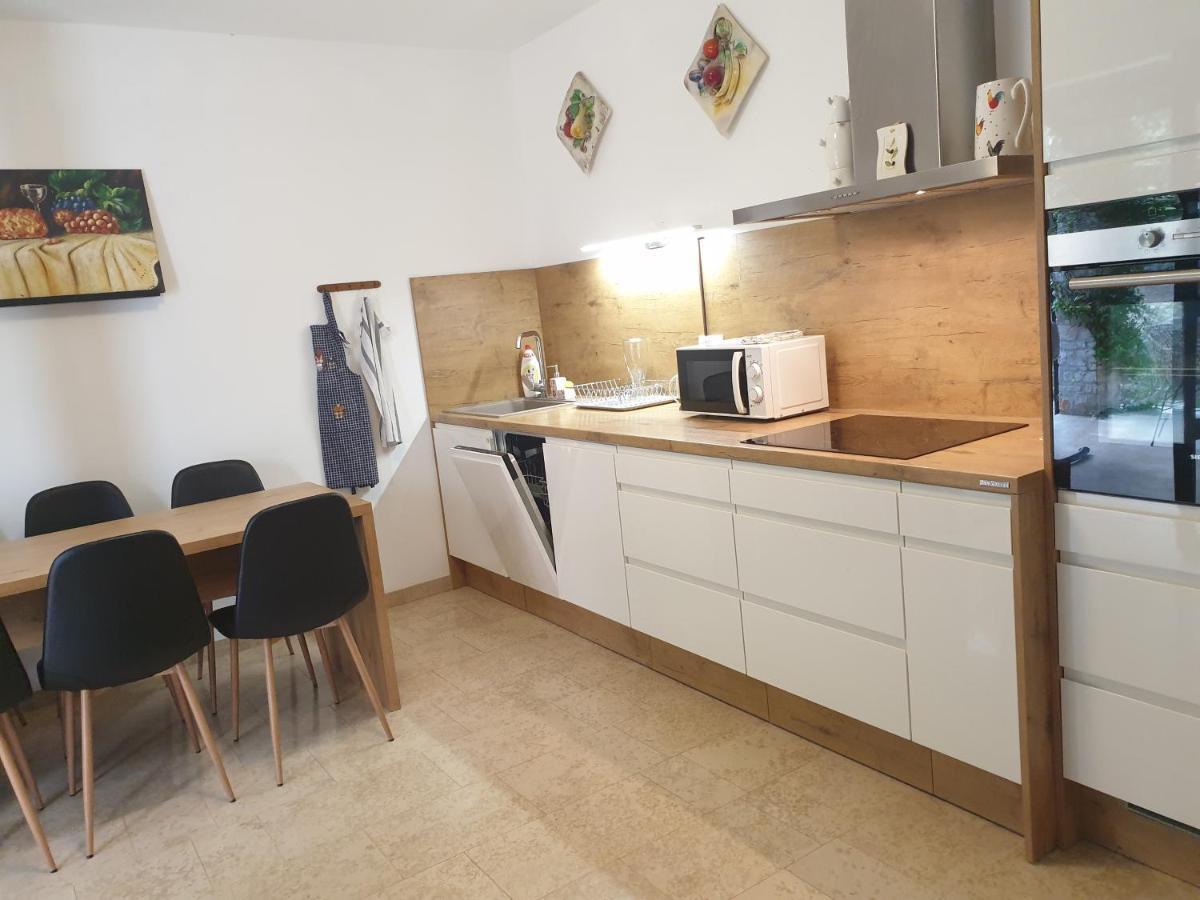 Villa Valeria Divsici ภายนอก รูปภาพ